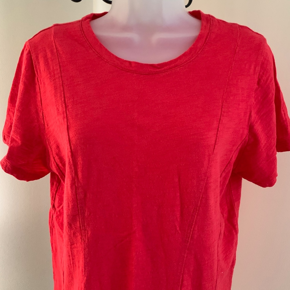Perfect Red Tee - Picture 3 of 3